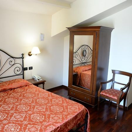 Villa Chiara Hotel Canelli Exteriör bild