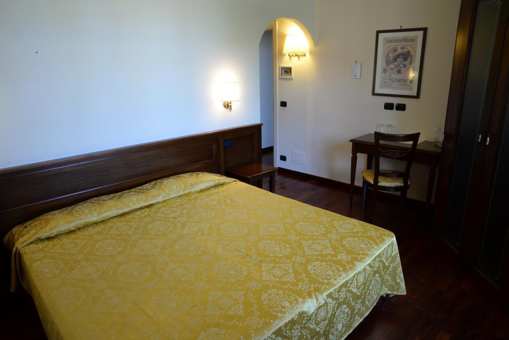 Villa Chiara Hotel Canelli Rum bild